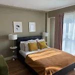 Spacious Studio Flat Next To Earls Court Station