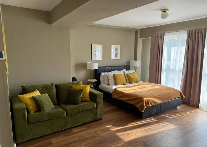 Spacious Studio Flat Next To Earls Court Station